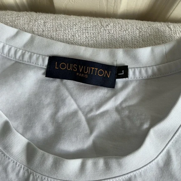 Louis Vuitton White Tee with Bear Graphic - Picture 4 of 10